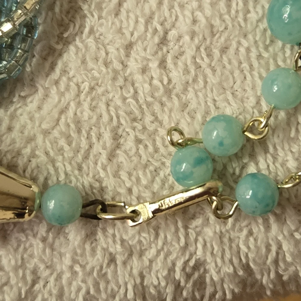 Vintage multiple strands of blue & silver seed bead necklace & clip on earrings